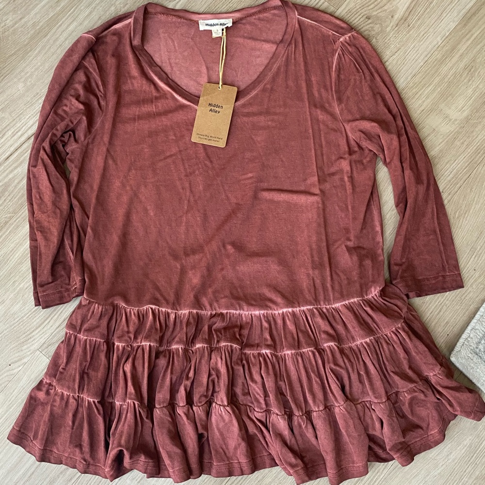 ❤️NWT Hidden Alley Peplum 3/4 Sleeve Top - Size Small